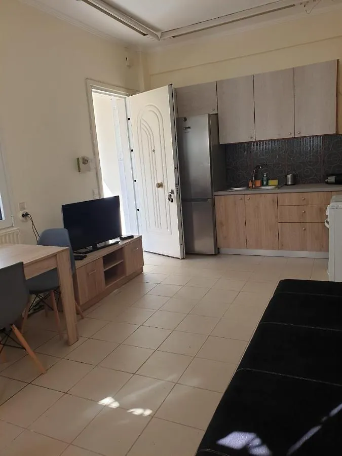 Artistic Comfy Apt +Exotic Garden Apartment Nea Michaniona