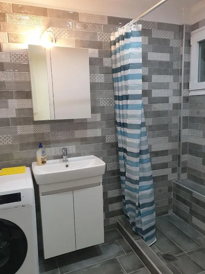 Artistic Comfy Apt +Exotic Garden Apartment Nea Michaniona 0*,  Greece